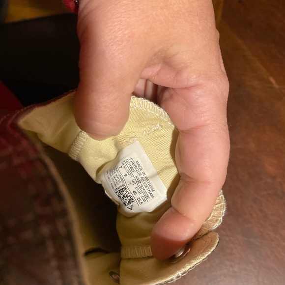 Converse Golden Sneakers - Picture 5 of 7